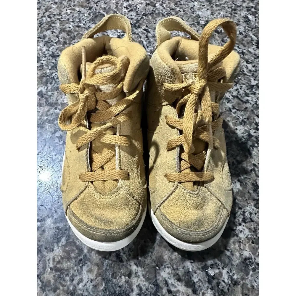 Air Jordan 6‎ ‘Wheat’ Gold Harvest 384667-705 & Jordan 1 Mid SE Vivid Orange 10C
